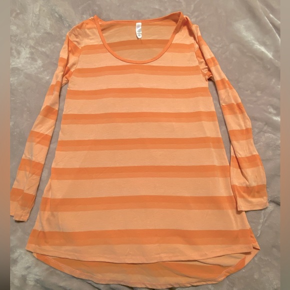 LuLaRoe Tops - Lularoe long sleeve long T-shirt